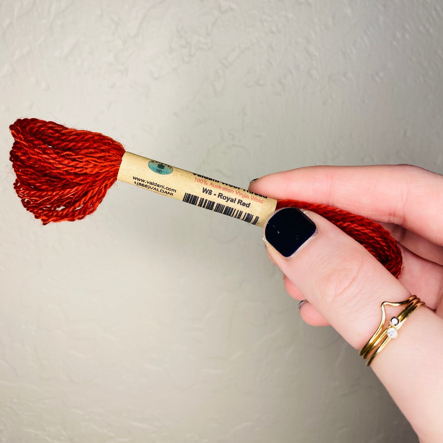 Valdani Wool Thread: W8 - Royal Red