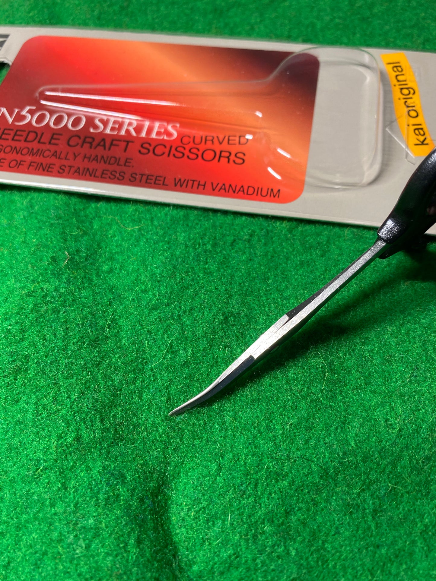 Kai 4 in. Needle Crafts Curved Scissors