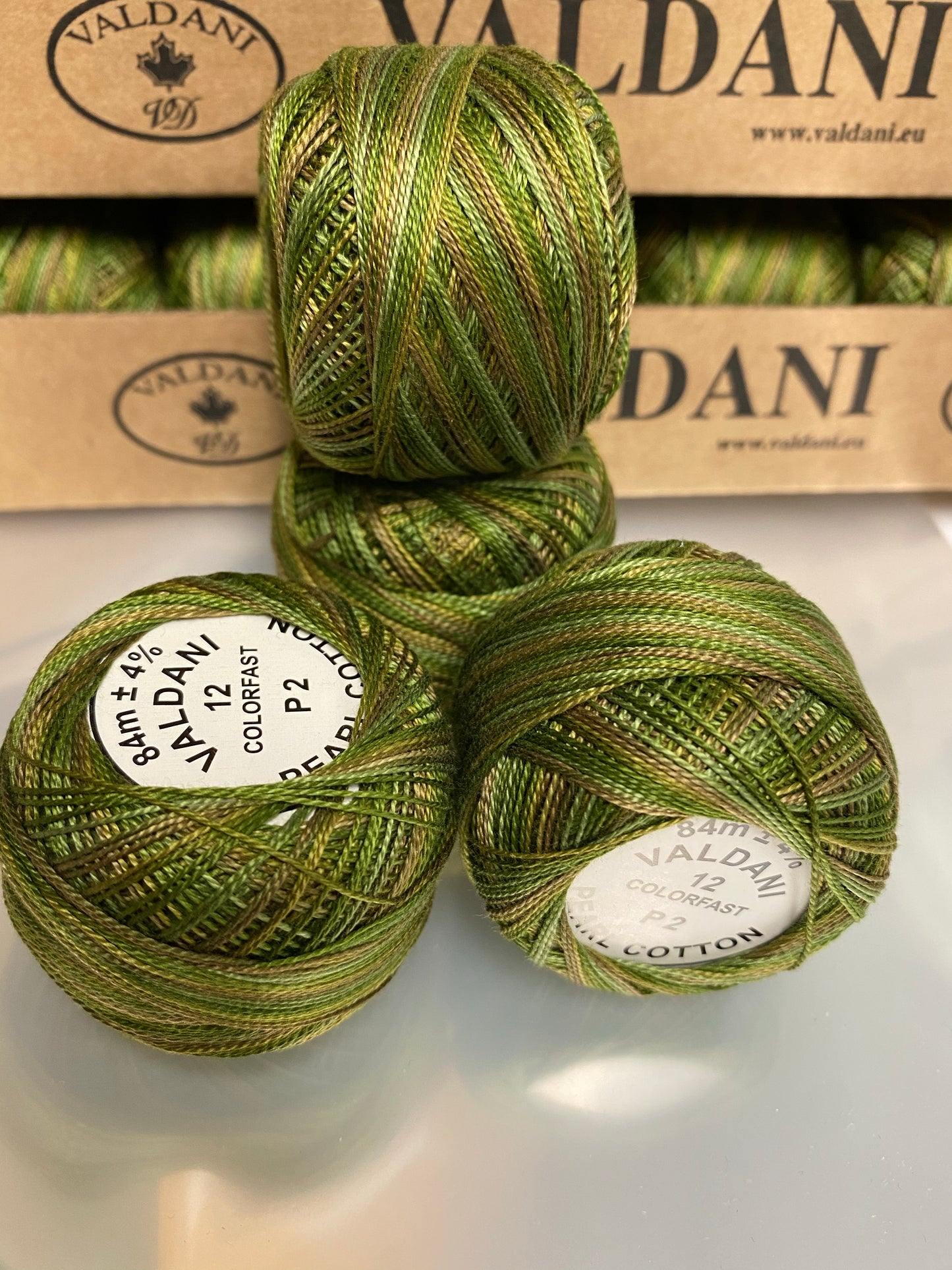 BIG CORE Valdani Perlé Cotton Variegated Size 12: P2