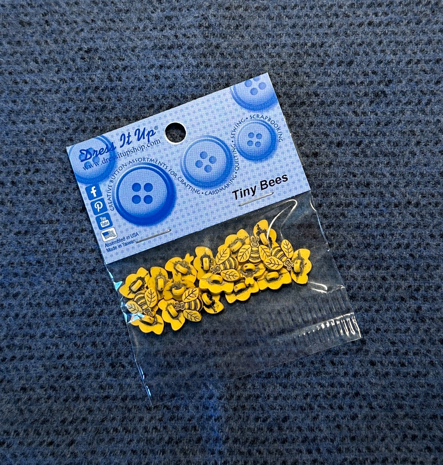 Tiny Bees Buttons