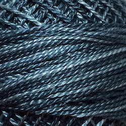 Valdani Perlé Cotton Variegated:O578 - Primitive Blue - faded blue - Hattie & Della