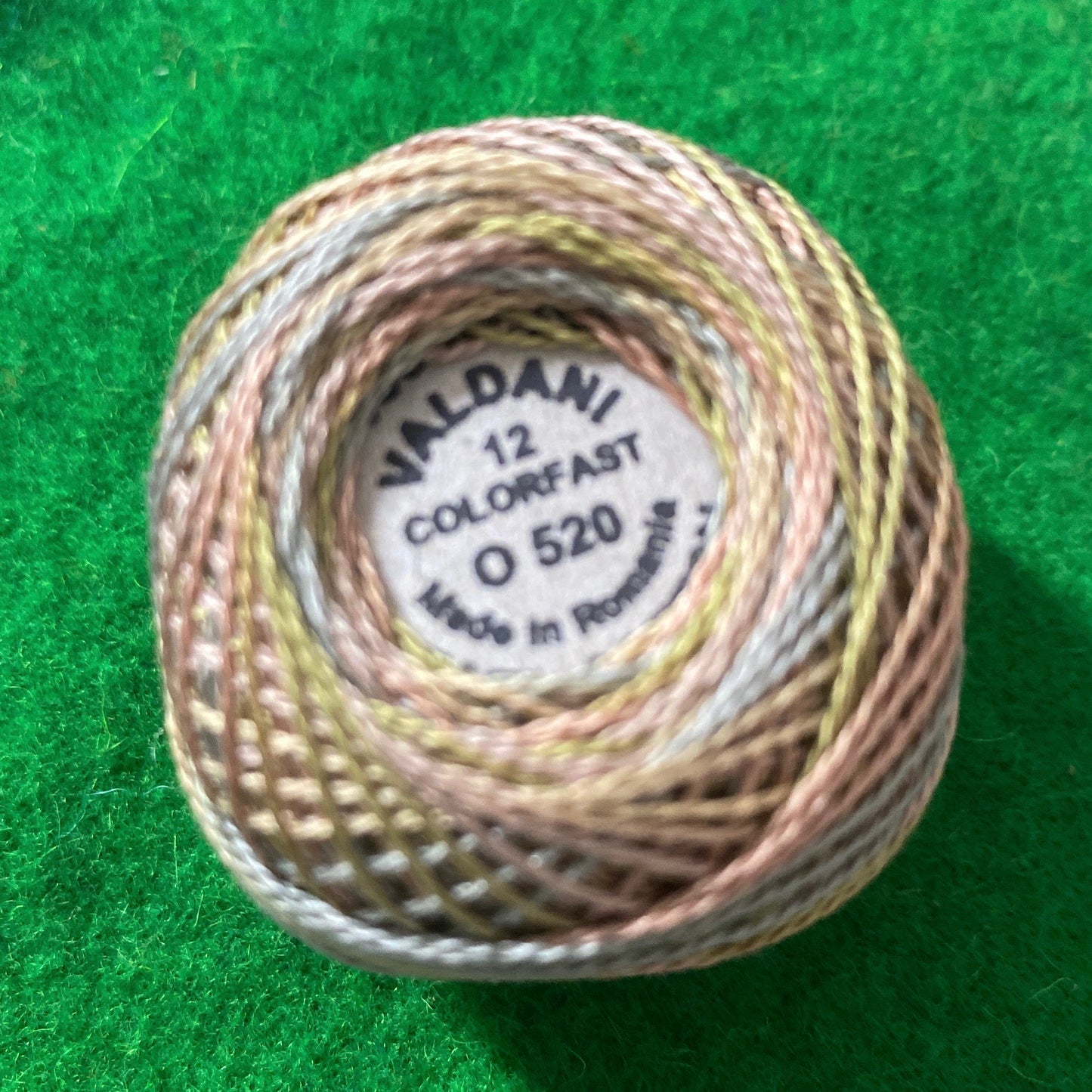Valdani Perlé Cotton Variegated: O520 - Vintage Pastel