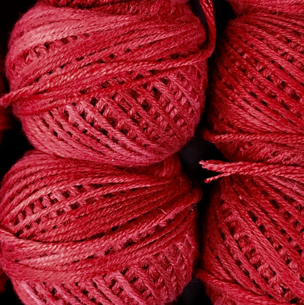 Valdani Silk Floss 6 Strand - Variegated: S76 - Christmas Red